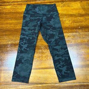 Lululemon Align crop legging size 6 green camouflage